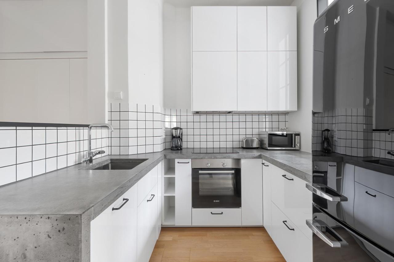 Wehost Fabulous 2Br In Prestigious Punavuori @Iso Roobertinkatu 26 헬싱키 외부 사진